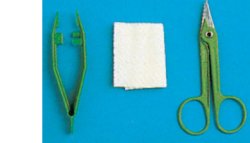 SET PER RIMOZIONE SUTURE CONFEZIONATO IN BLISTER RIGIDO, CONTENENTE FORBICE, PINZA E GARZA - farmaidea24.com