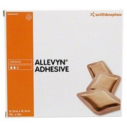 MEDICAZIONE IDROCELLULARE ADESIVA STERILE ALLEVYN ADHESIVE ALTAMENTE ASSORBENTE IN SCHIUMA DI POLIURETANO A STRUTTURA TRISTRATIFICATA 12,5X12,5CM 3 PEZZI - farmaidea24.com