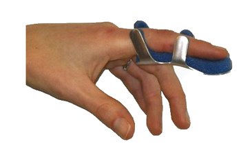 STECCA PER FRATTURA DITA A RANETTA FARMASPLINT MISURA GRANDE IN ALLUMINIO MODELLABILE CON IMBOTTITURA IN SPUGNA POLIURETANICA ANTIALLERGICA RADIOTRASPARENTE 10 CM 1 PEZZO - farmaidea24.com