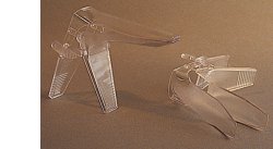 SPECULUM VAGINALE STERILE MISURA MEDIA. SUPERFICIE INTERNA DELLE VALVE SATINATA E ANTIRIFLESSO - farmaidea24.com