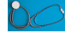 FONENDOSCOPIO LEGGERO PIATTO CON MEMBRABA ARCHETTO BIAURICOLARE PER AUSCULTAZIONE CON MOLLA ESTERNA - farmaidea24.com